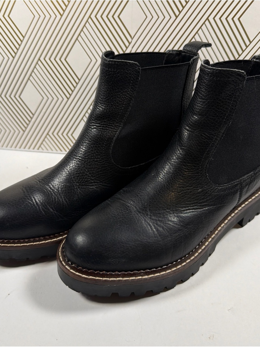 Calson women’s Black Leather Chelsea Lug Boots - Classic Pull-On Style